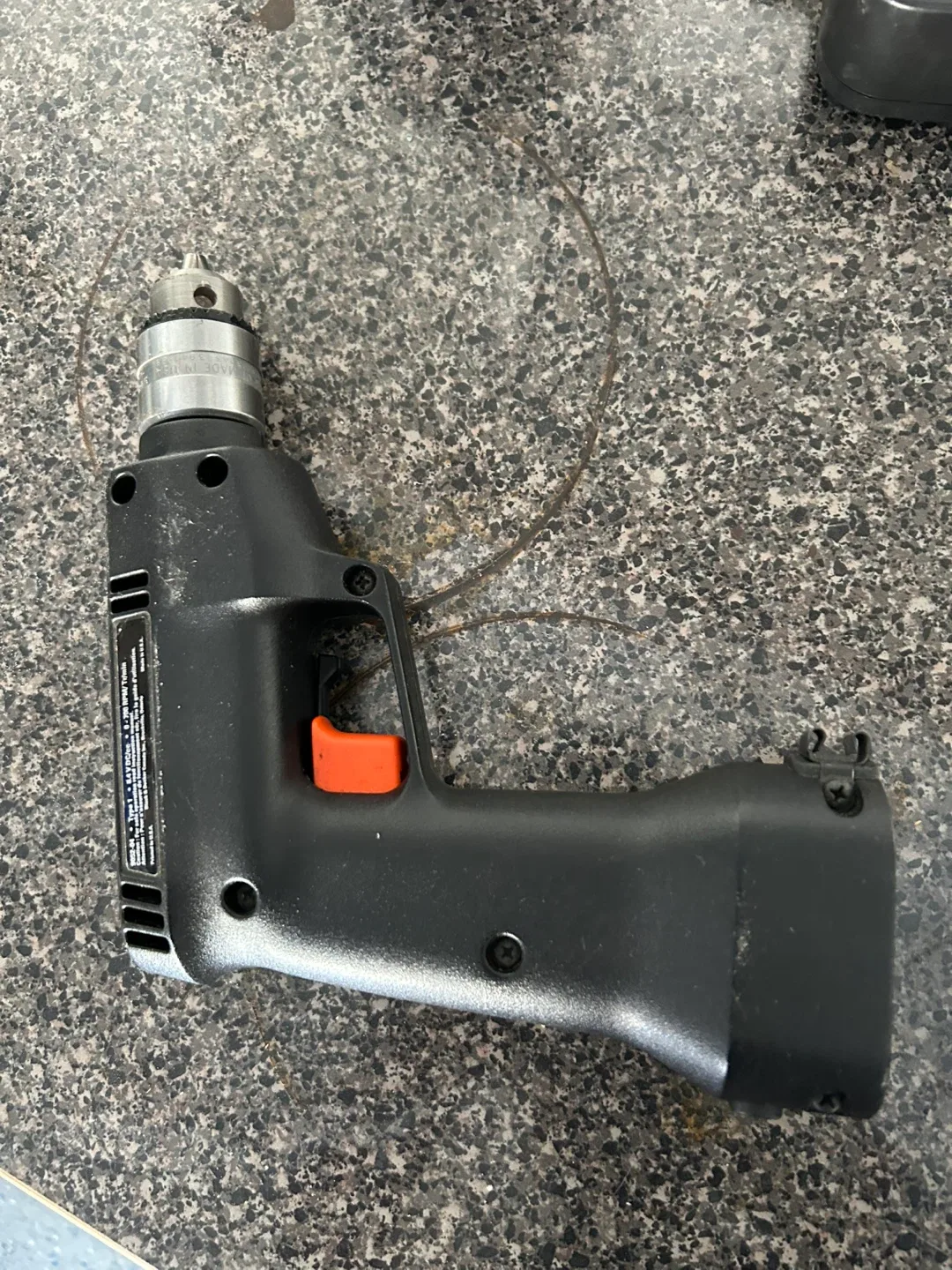 Black & Decker 8.4V Drill with Charger image indicator(2)