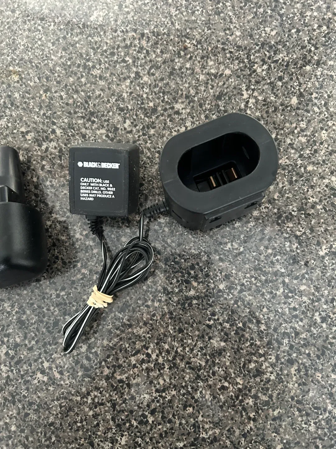 Black & Decker 8.4V Drill with Charger image indicator(5)