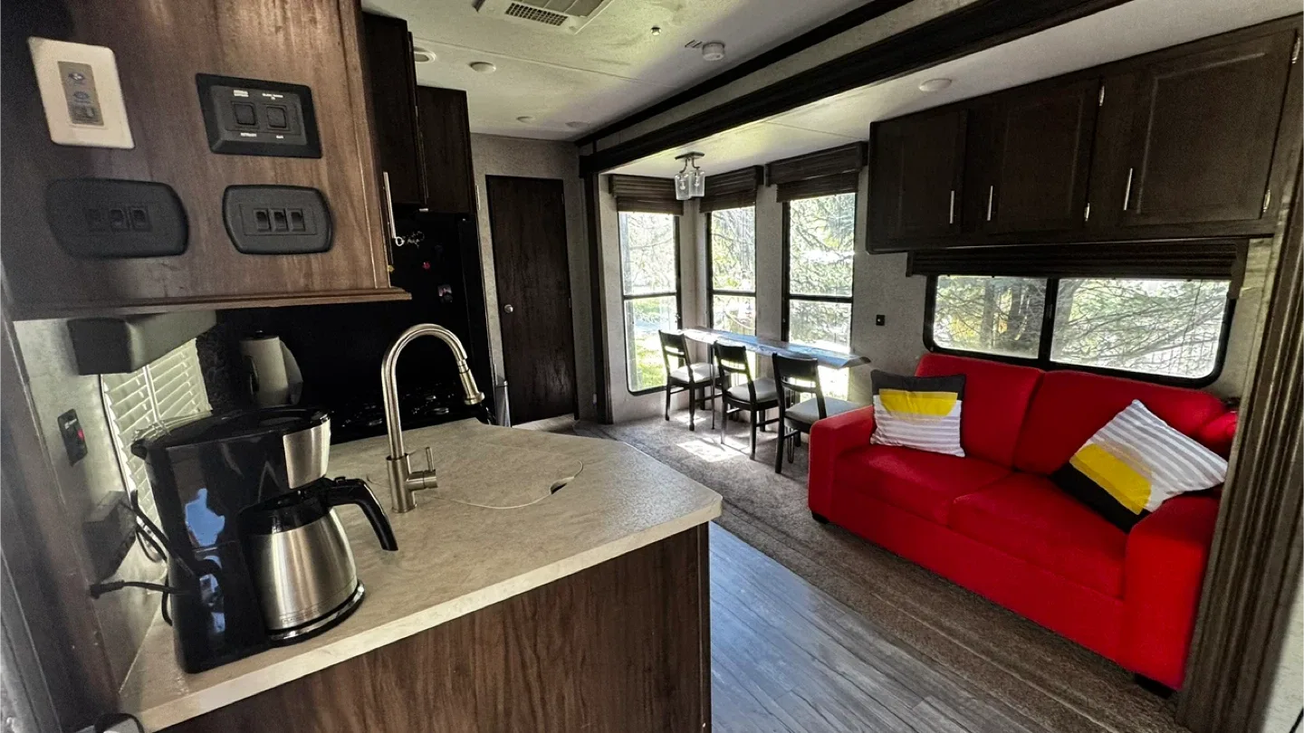 Trailer in Hunstiville image indicator(2)