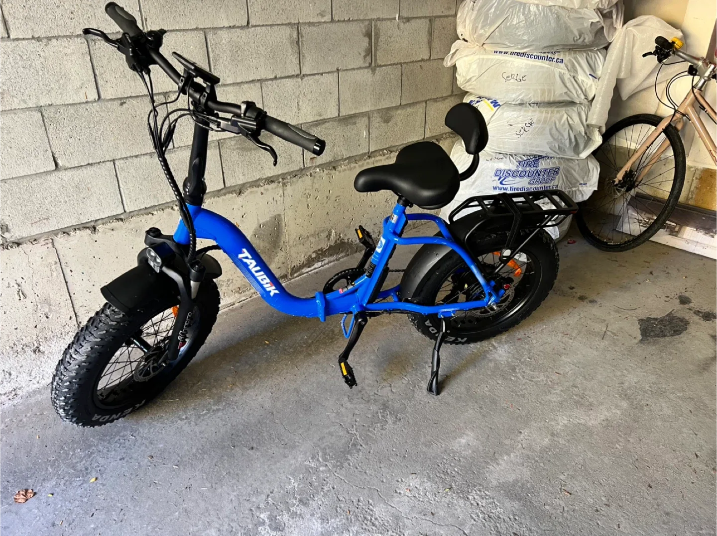 Taubik Folding E-Bike - Blue image indicator(2)