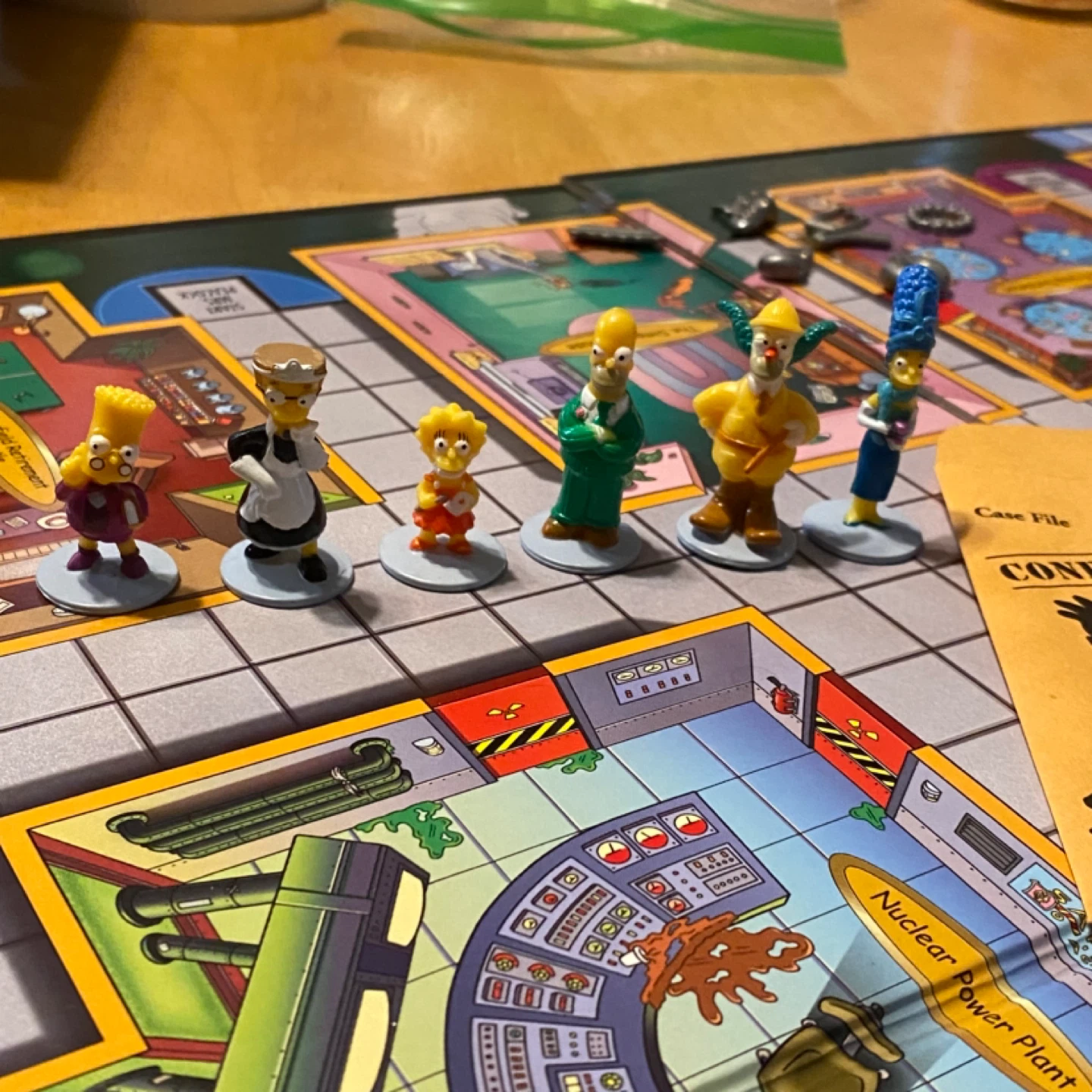 The Simpsons Clue Board Game. 2nd Edition. Complete Game. - photo 3