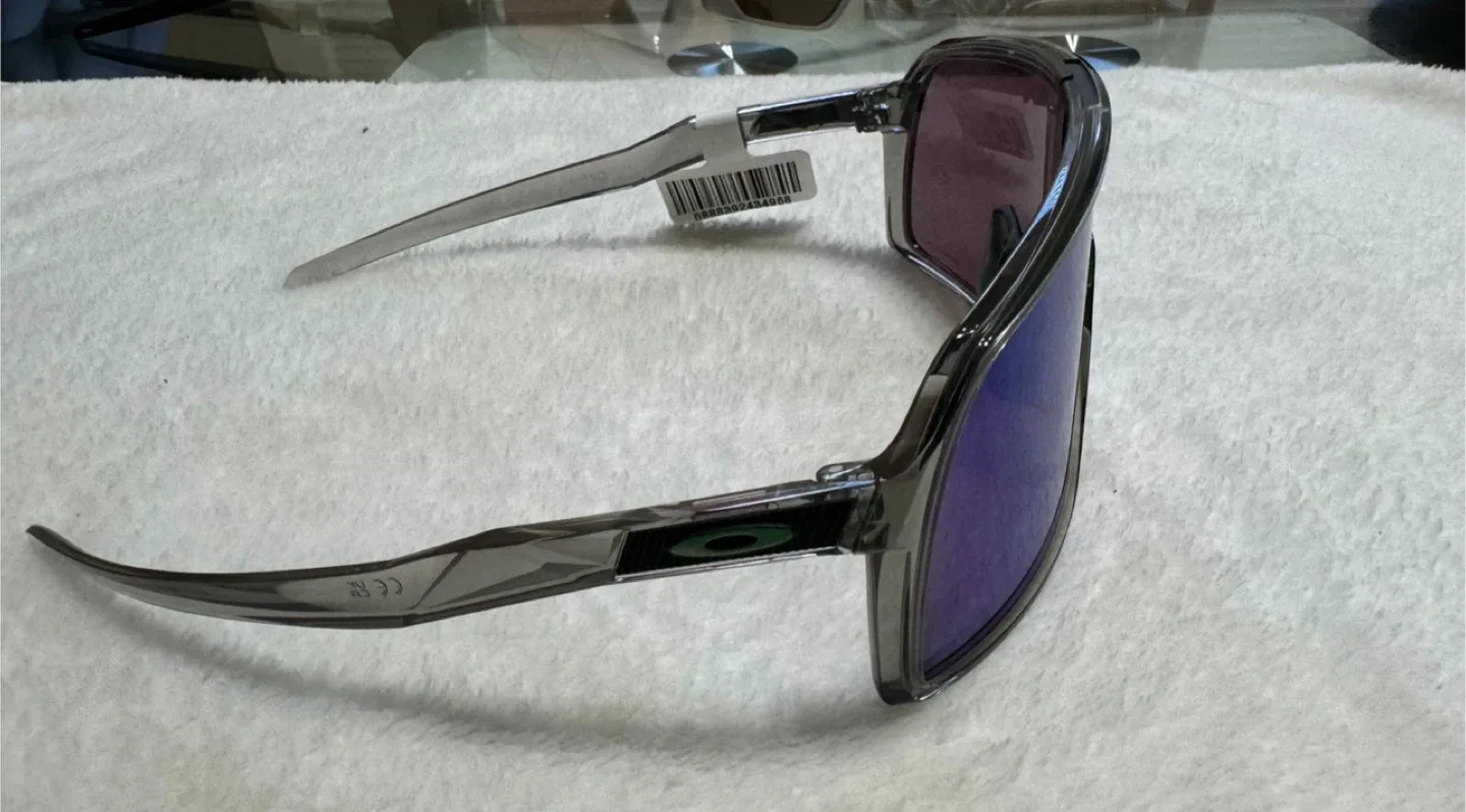 Oakley Sunglasses image indicator(9)