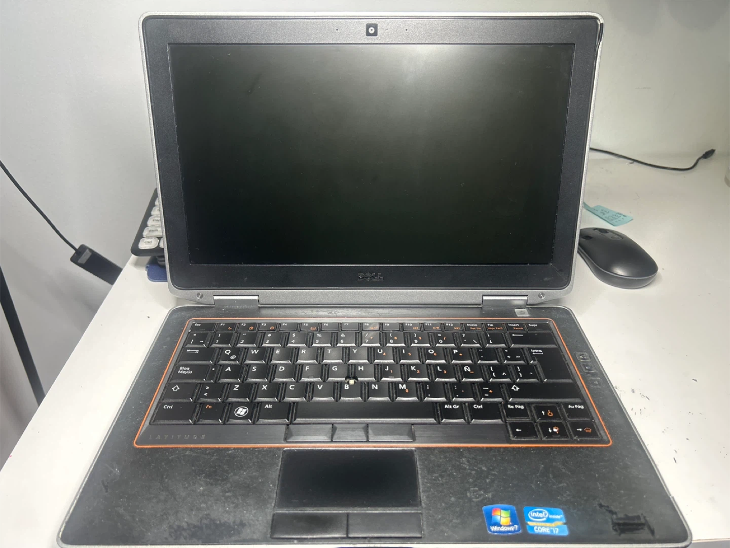 Dell Latitude E6320 Laptop - photo 2