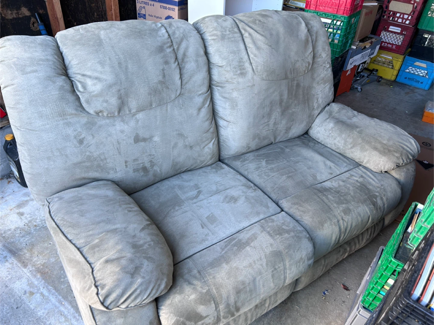 Brownish-Grey Reclining Loveseat （Fabric)