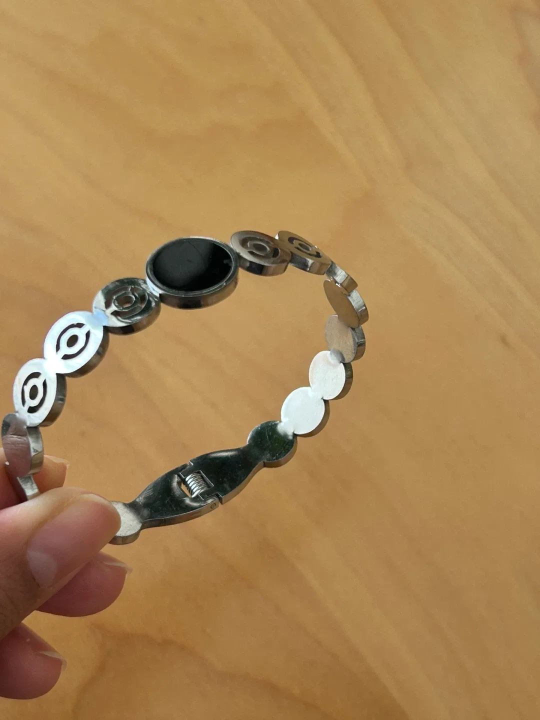 Silver-tone Bracelet with Circle Design ( never used) image indicator(2)