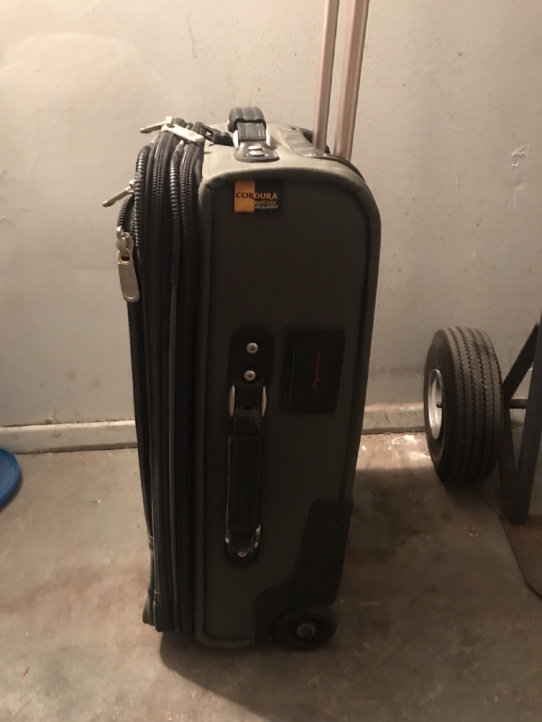 Kirkland Cordura Rolling Suitcase Preowned - photo 2