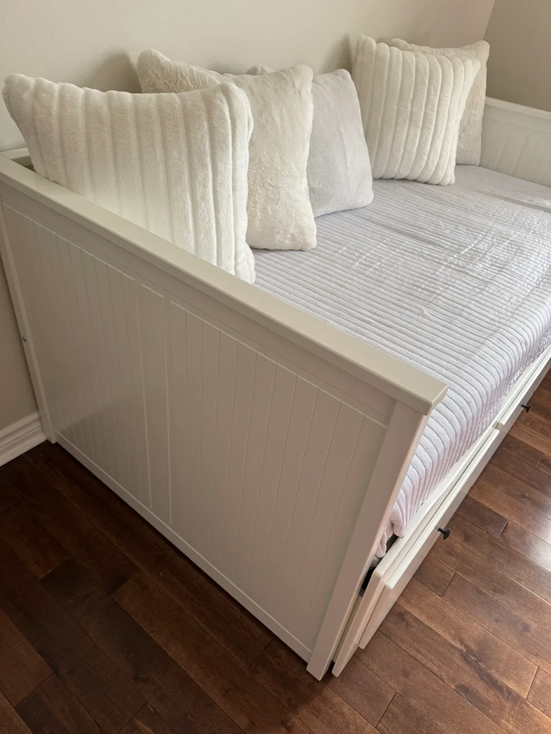 IKEA Hemnes Daybed Frame with 3 Drawers image indicator(2)