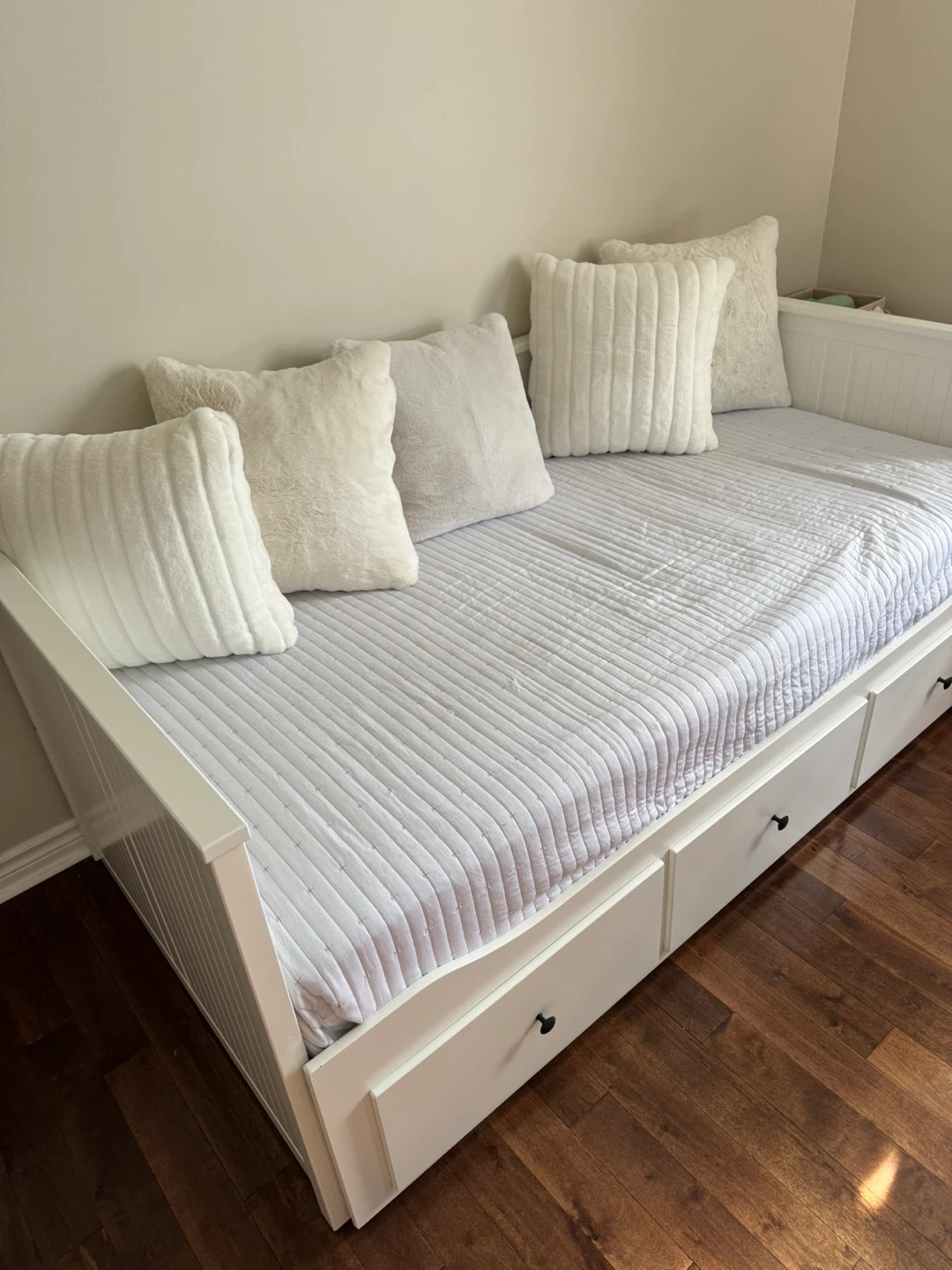 IKEA Hemnes Daybed Frame with 3 Drawers