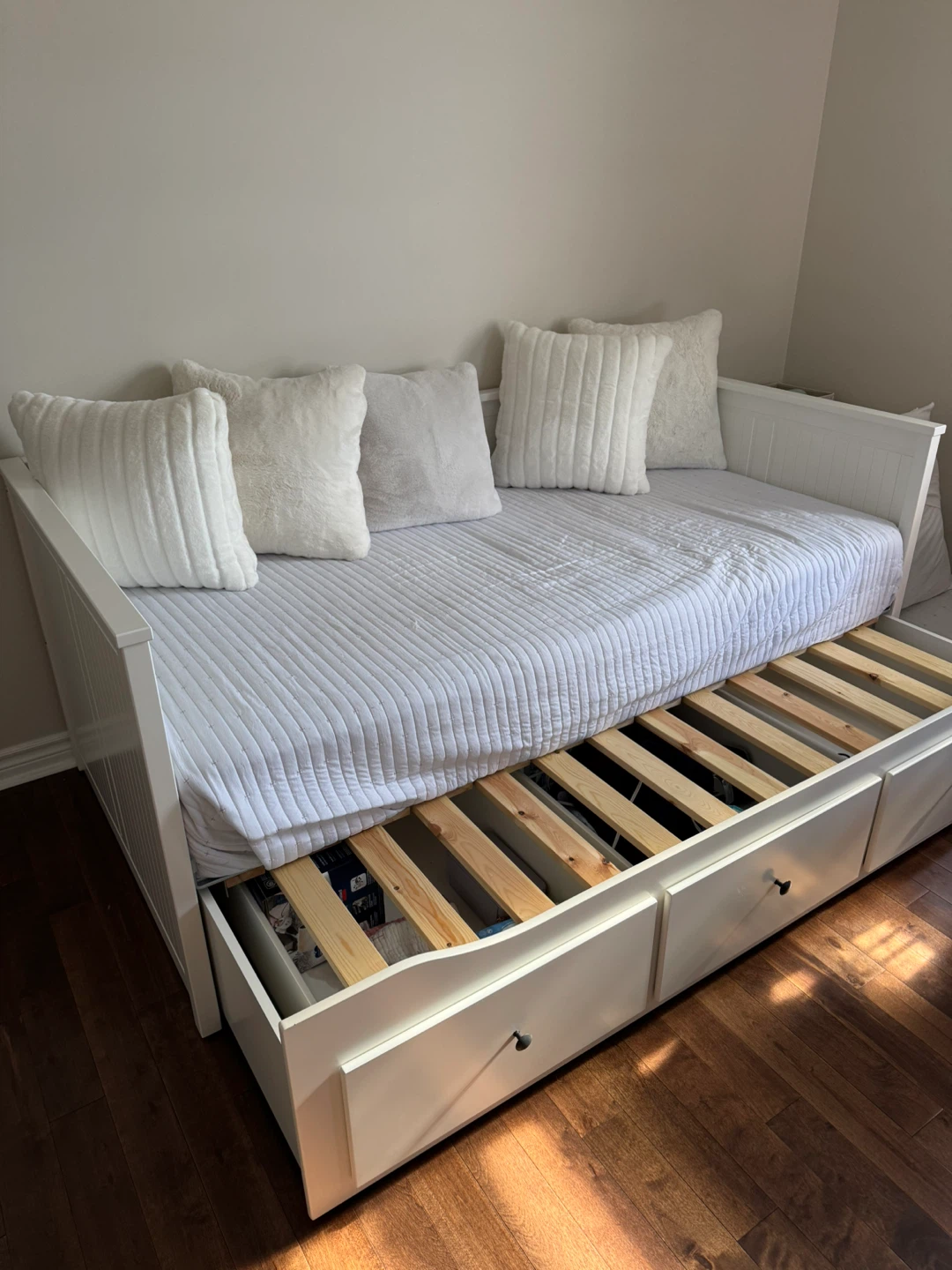 IKEA Hemnes Daybed Frame with 3 Drawers - photo 3