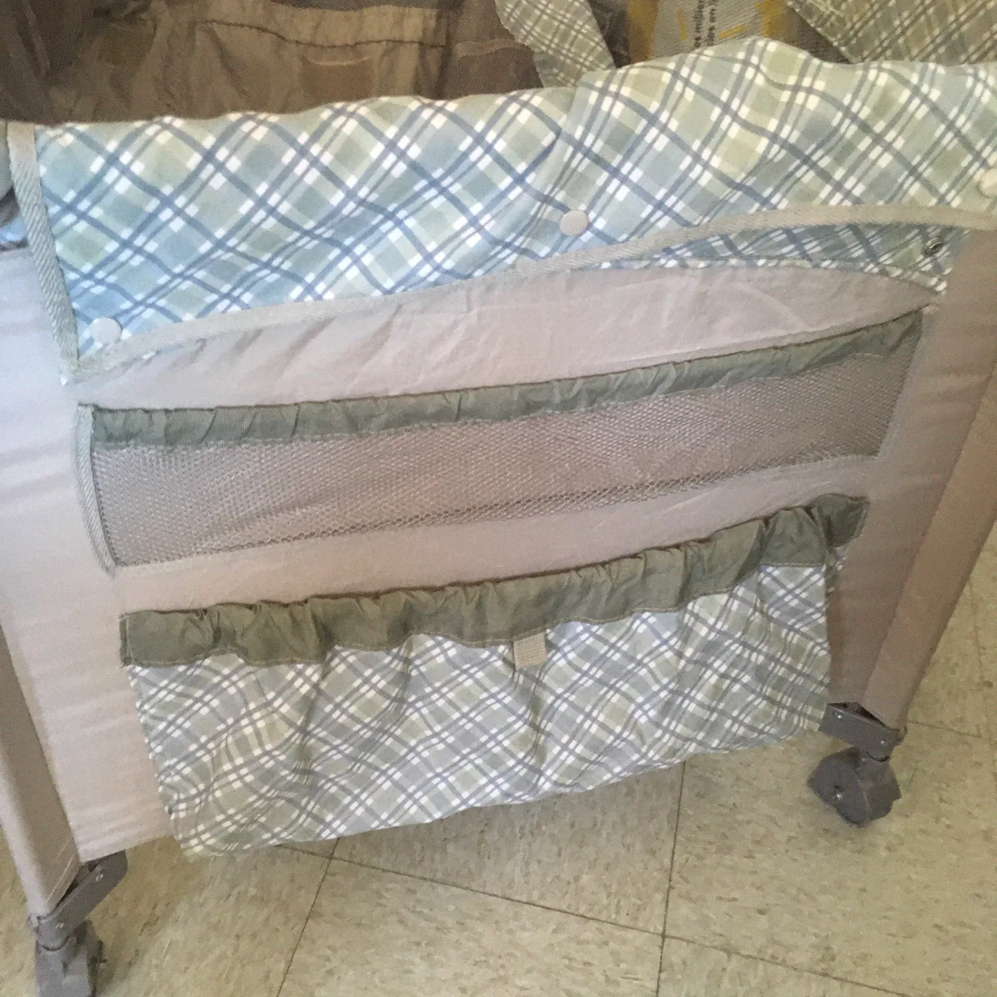 Evenflo Baby Suite 300 Playard image indicator(4)