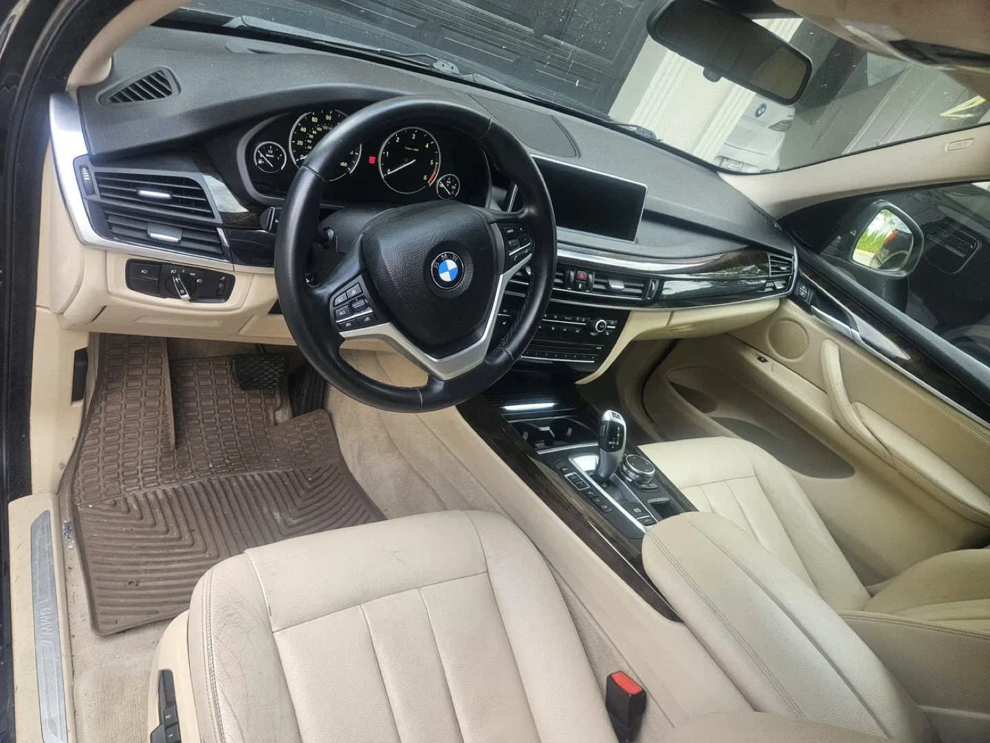 BMW X5 SUV image indicator(5)