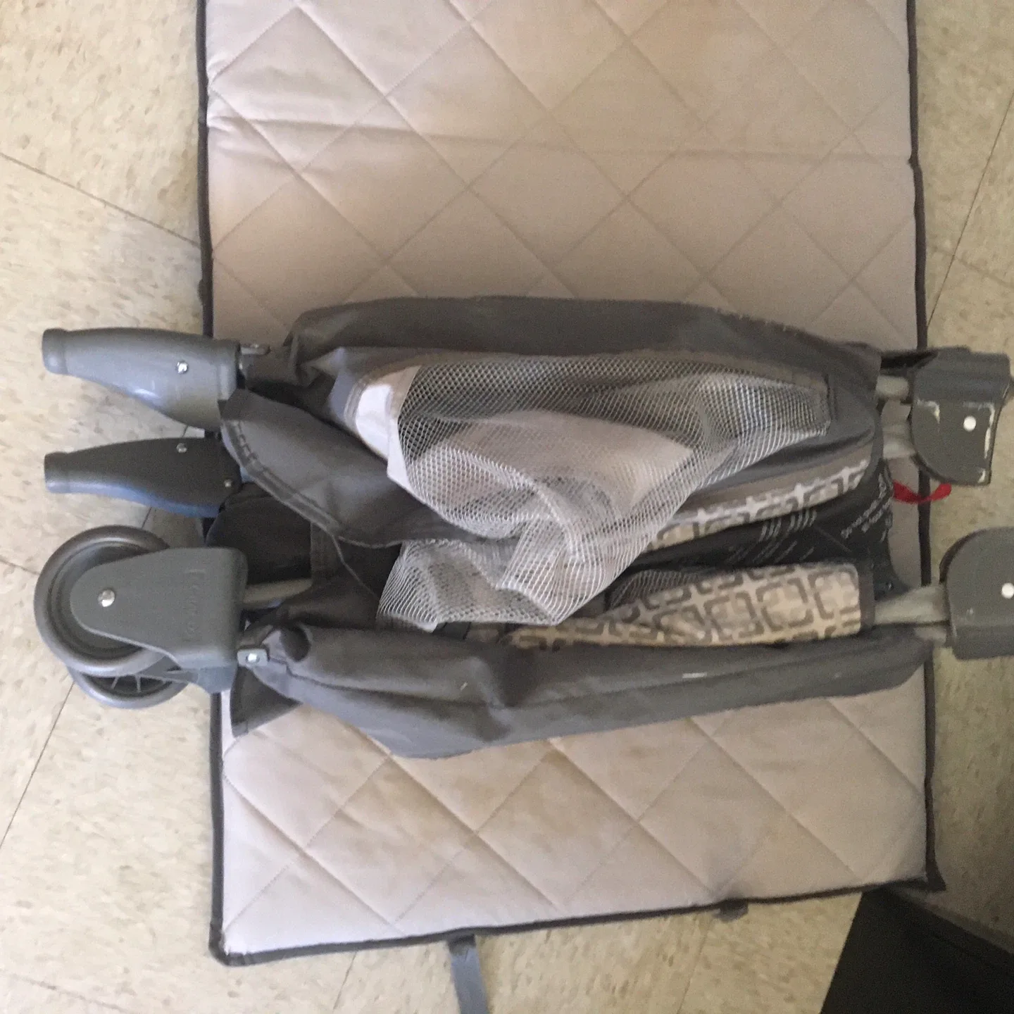 Graco Pack 'n Play Portable Playard image indicator(4)