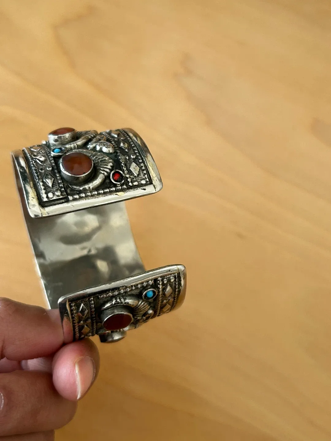 Vintage Style Silver Cuff Bracelet with Stones image indicator(3)