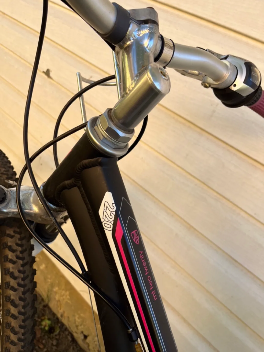 Trek MT 220 Girls' Mountain Bike image indicator(4)