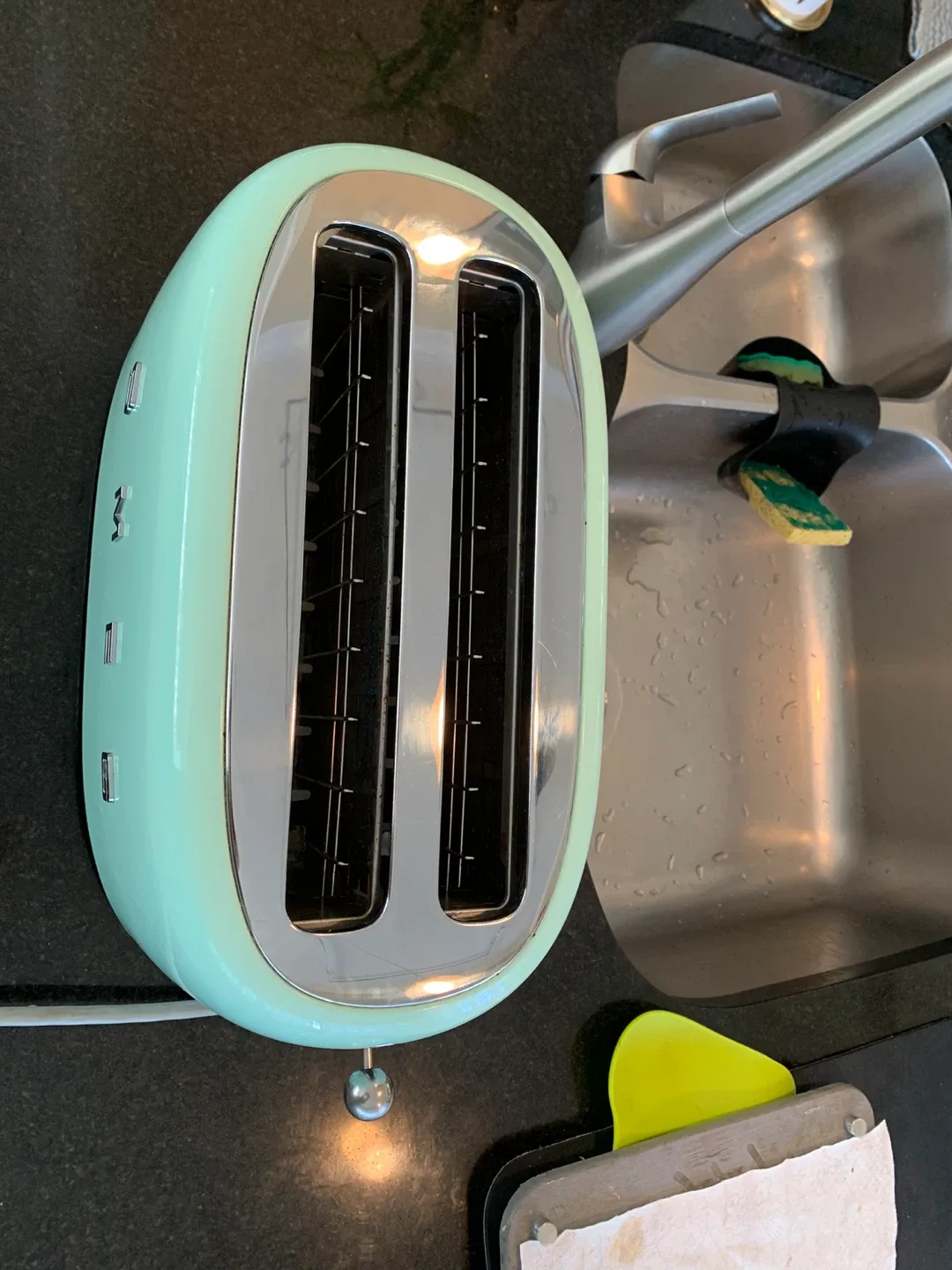 SMEG 2-Slice Toaster - Pastel Green image indicator(3)