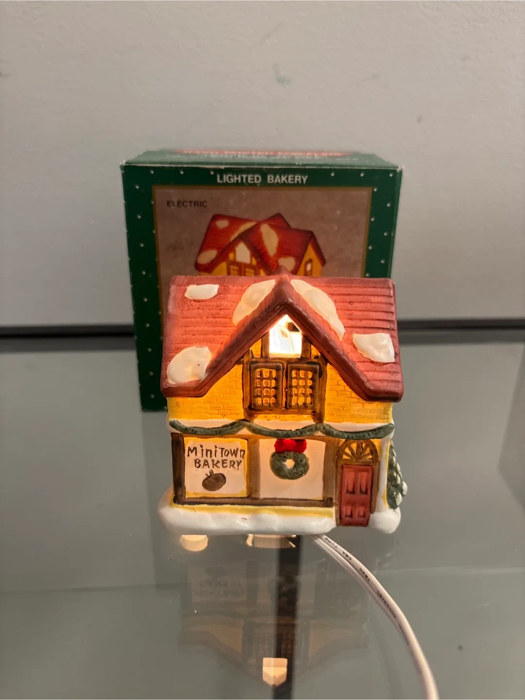 Mini village Bakery & Schoolhouse and Church Hoses image indicator(3)