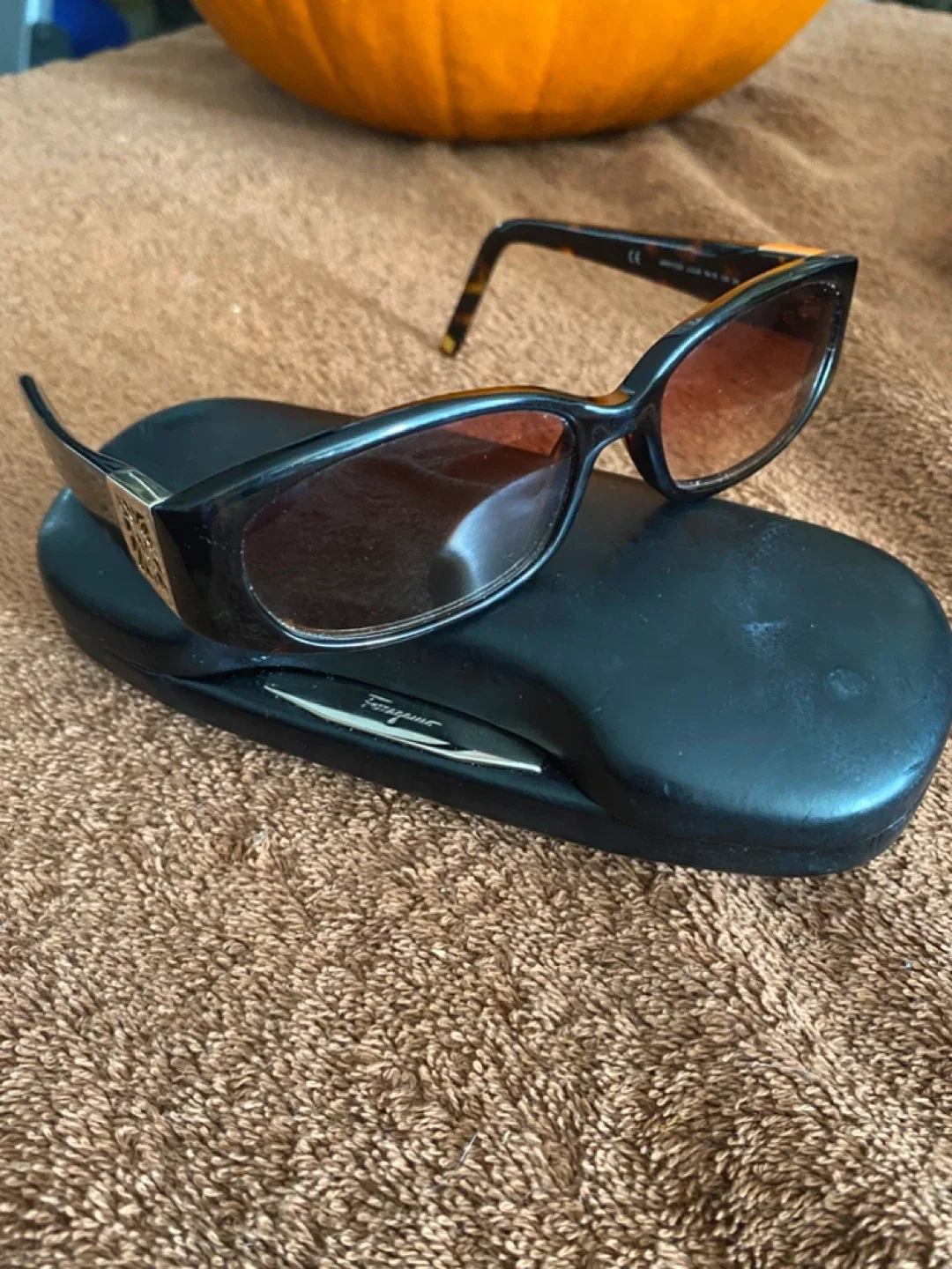 Anne Klein Sunglasses with Case image indicator(2)