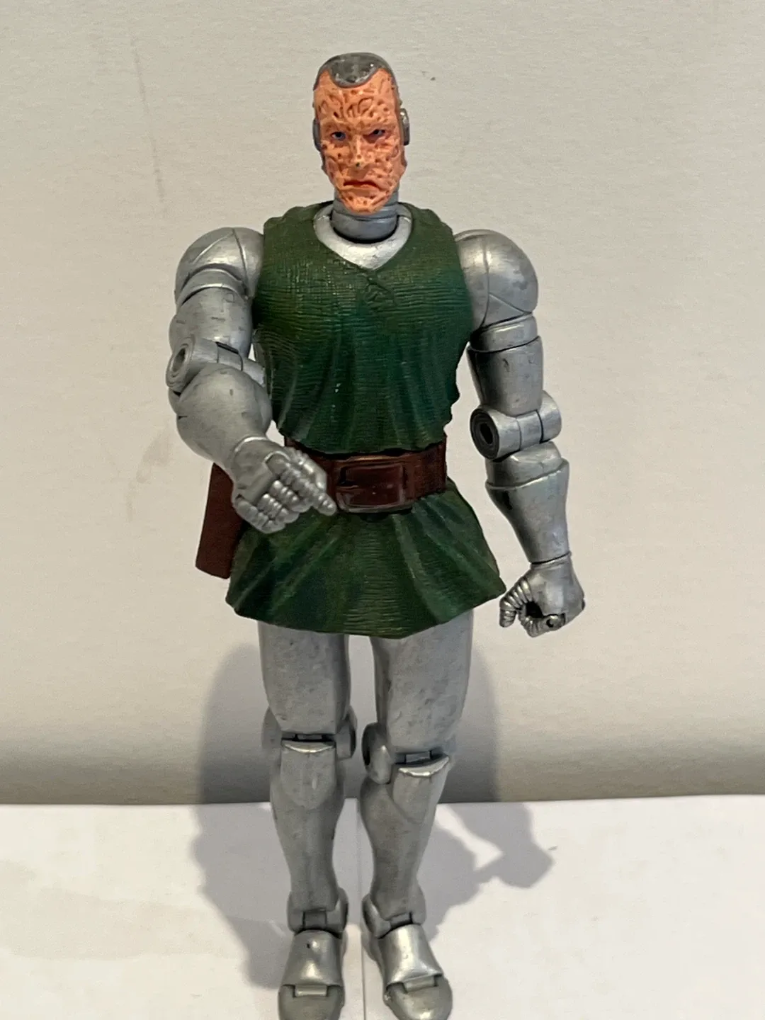 ToyBiz Marvel Legends Figure Dr. Doom 2004 image indicator(4)