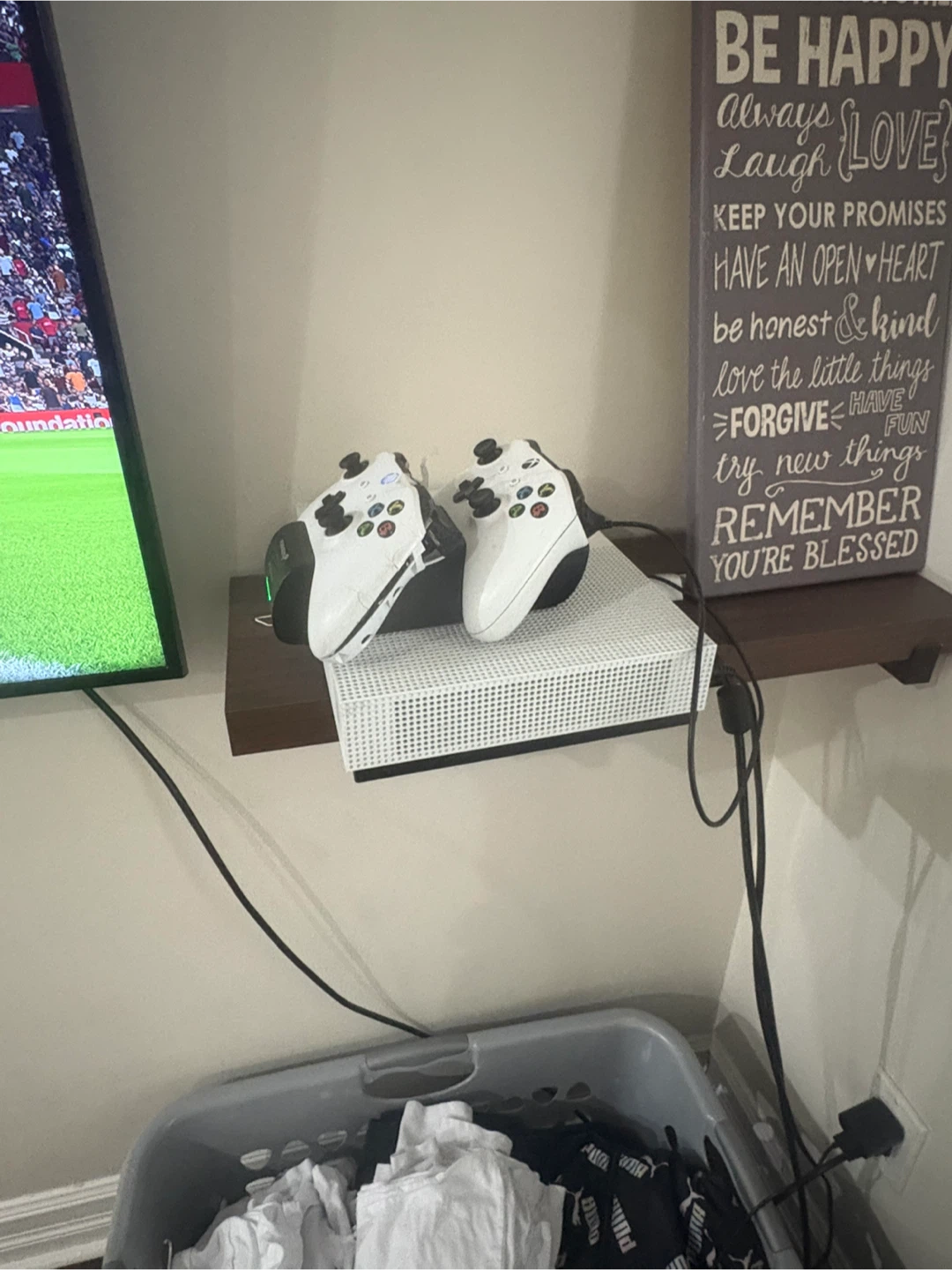 Xbox One S Console with 1 Controllers
