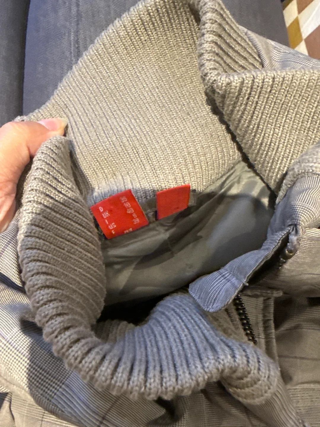 Esprit Padded Vest image indicator(3)