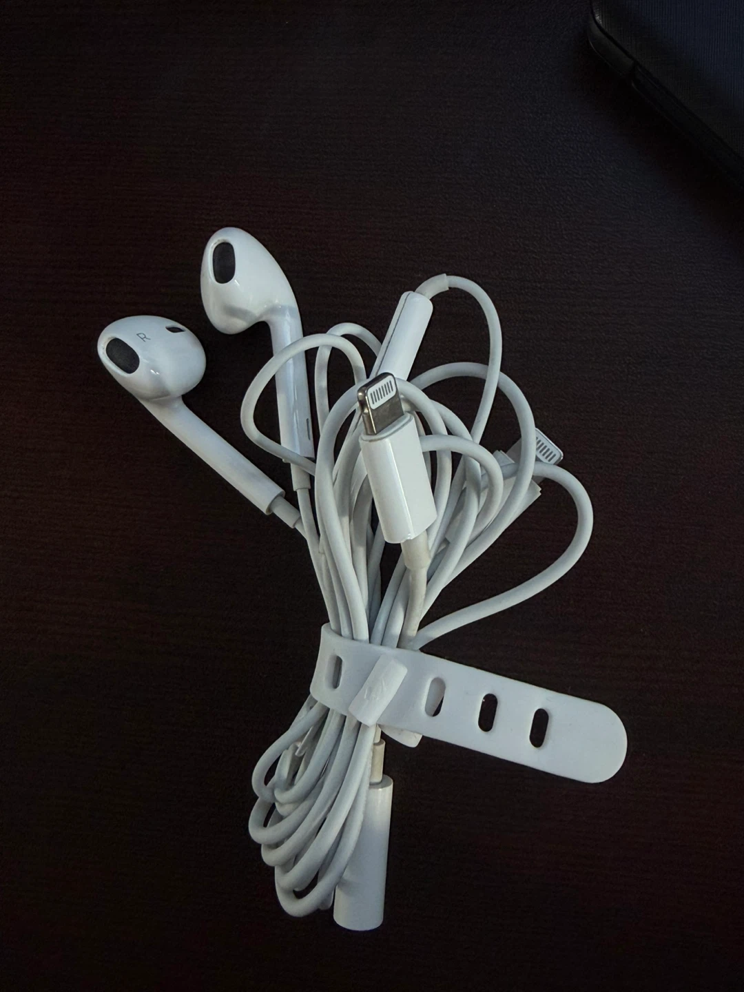 Apple EarPods with Lightning Connector - White
