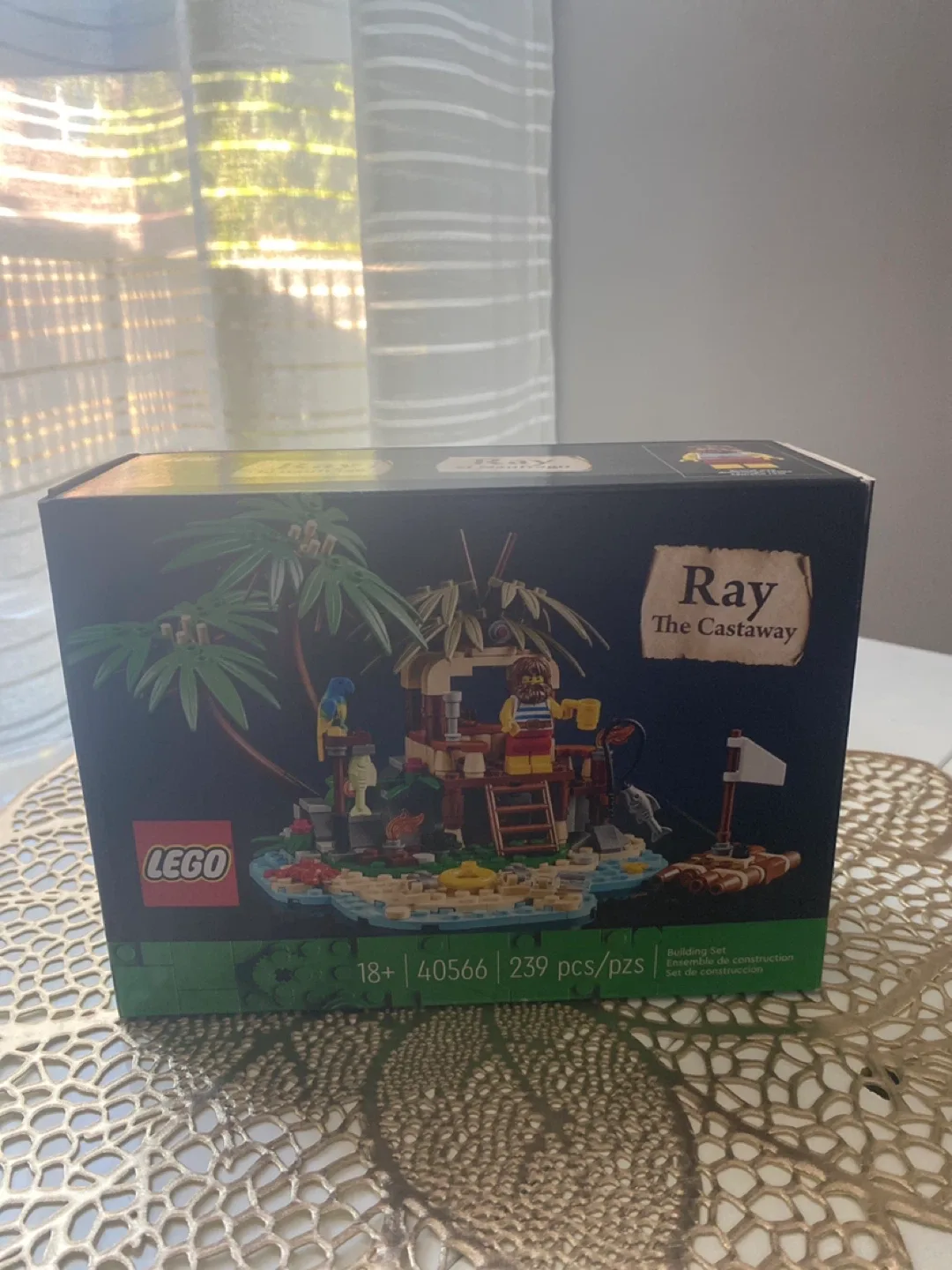 LEGO 40566 Ray The Castaway Set thumbnail
