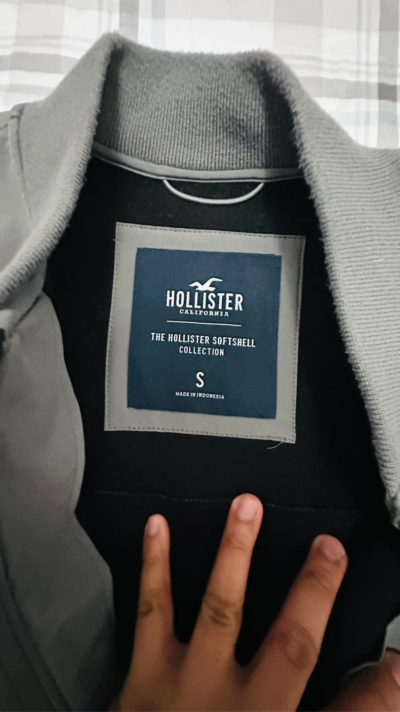 Hollister Softshell Jacket - Size S image indicator(2)