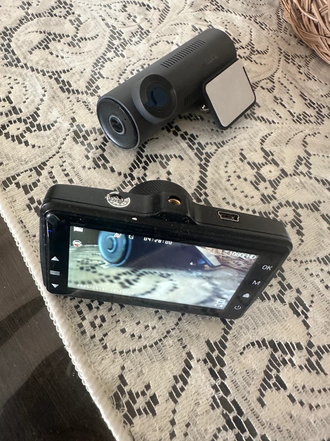 BOOGIIO Dash Cam - Excellent Condition - photo 2