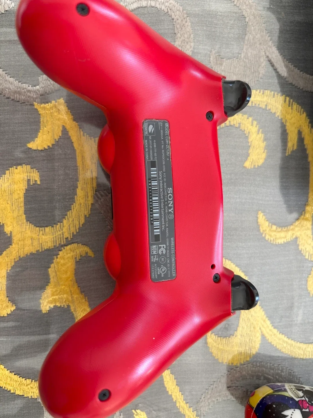 Playstation 4 Slim with 2 controllers image indicator(6)