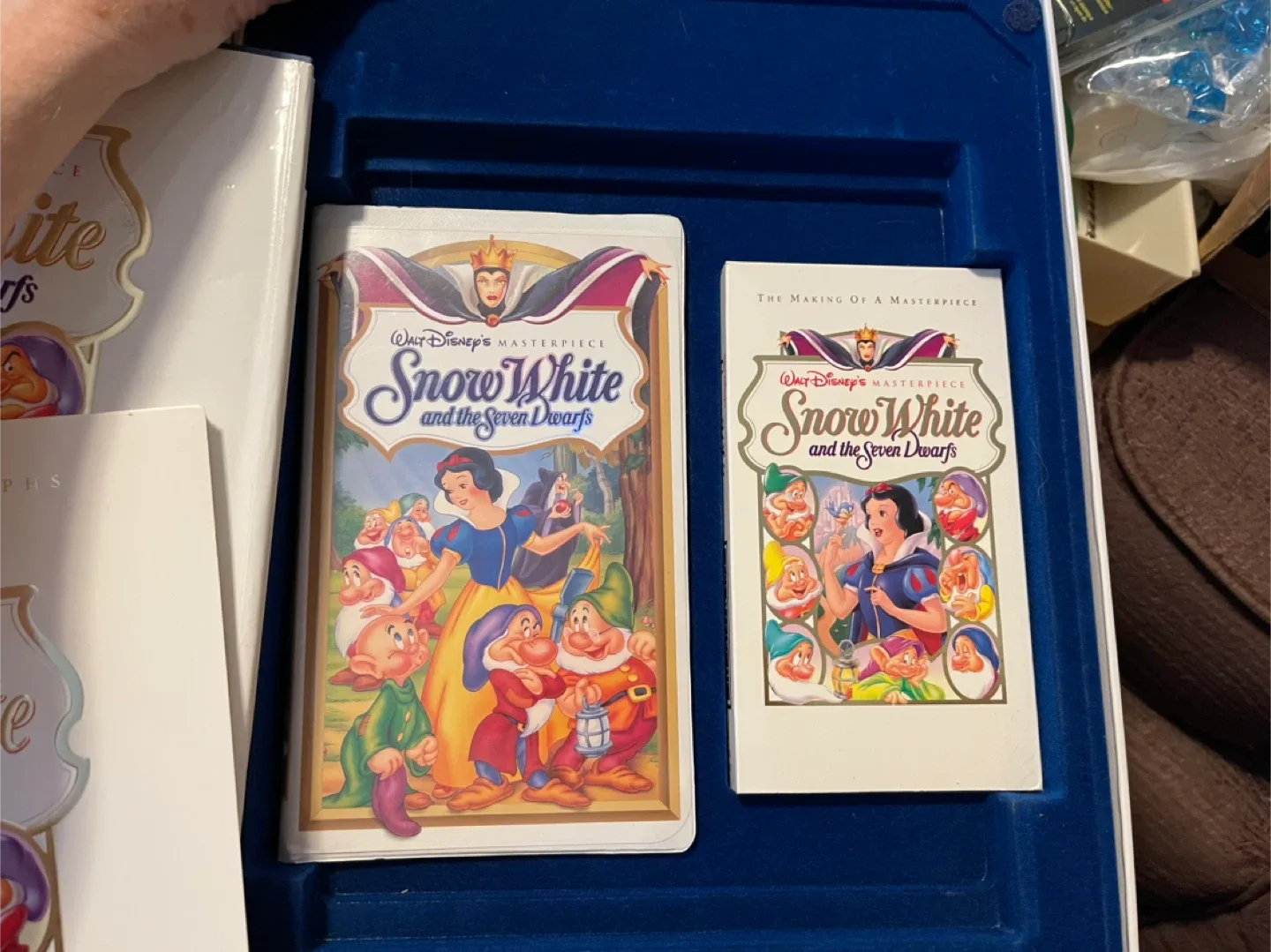 Walt Disney's Snow White Exclusive Deluxe Video Edition image indicator(6)