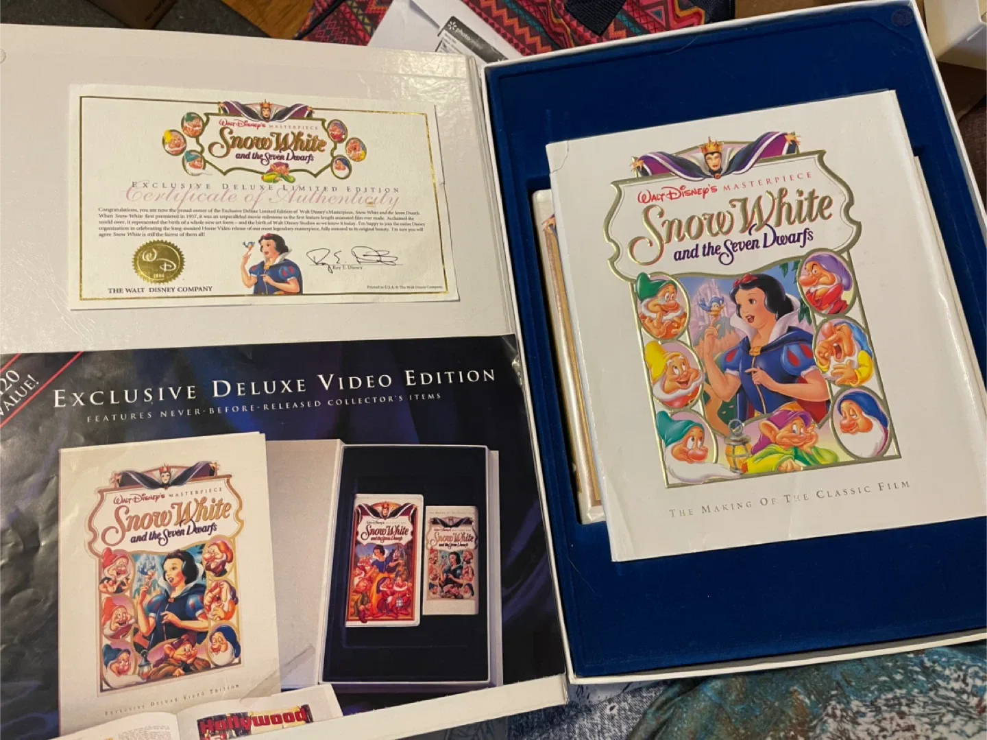 Walt Disney's Snow White Exclusive Deluxe Video Edition image indicator(3)
