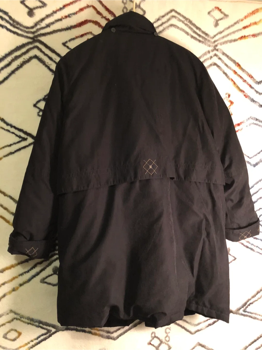80% Down Design Black Coat - Size L - Exceptionally Warm image indicator(2)