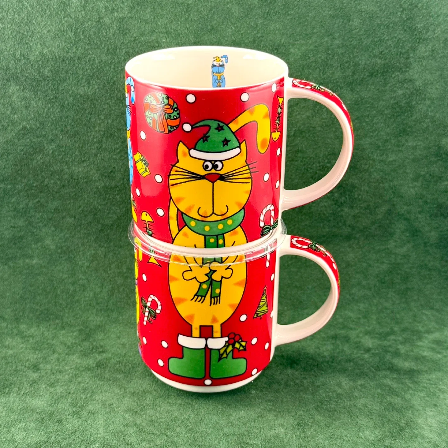 Maxwell Williams stacking Christmas cat mugs (like-new) thumbnail