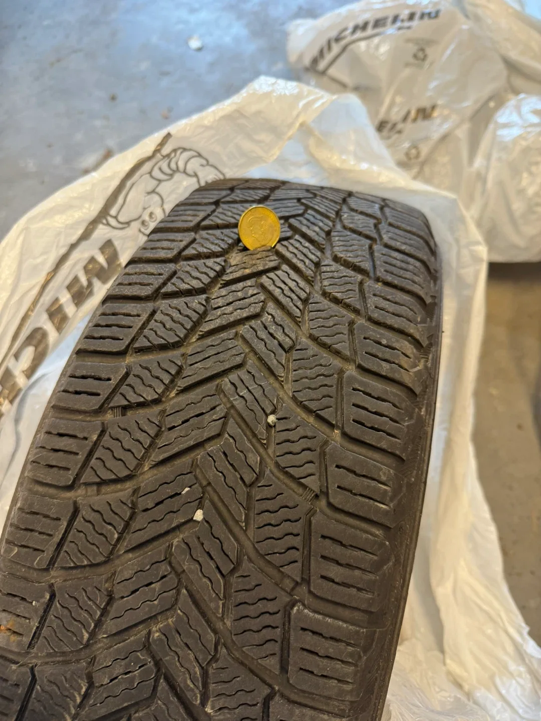 Winter Tires - Michelin x ice tires 205/60/r16 image indicator(3)