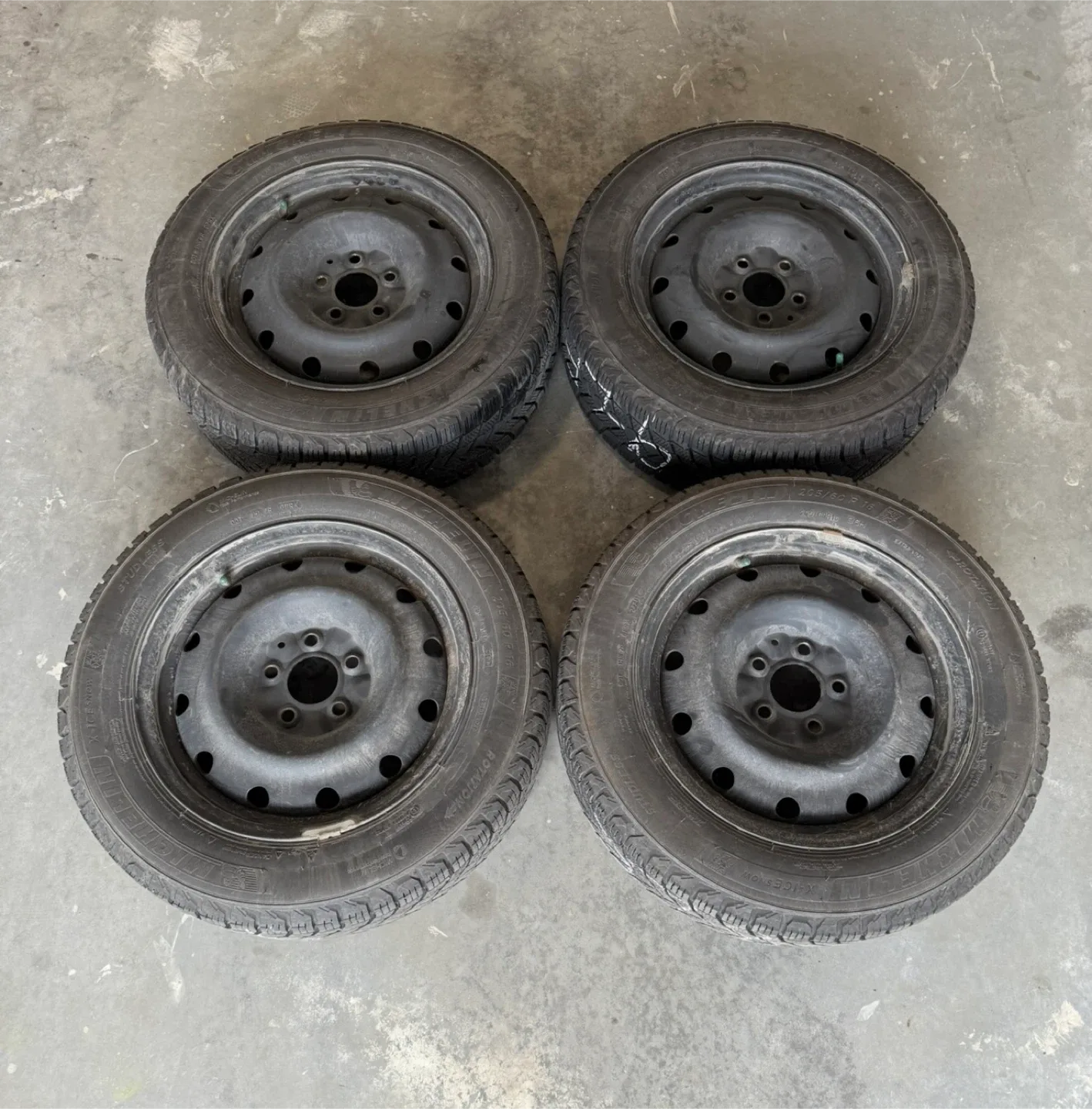 Winter Tires - Michelin x ice tires 205/60/r16 image indicator(5)