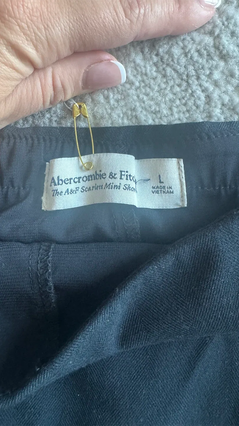 Large Abercrombie & Fitch A&F Scarlette Mini Skirt - Size L image indicator(2)