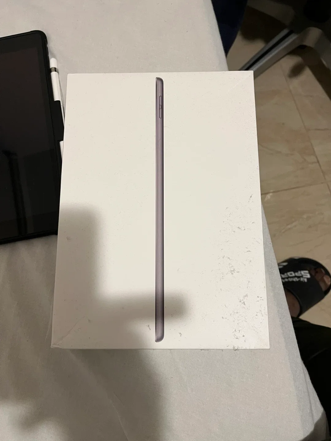 Apple iPad 9th Gen 64GB with Apple Pencil image indicator(4)