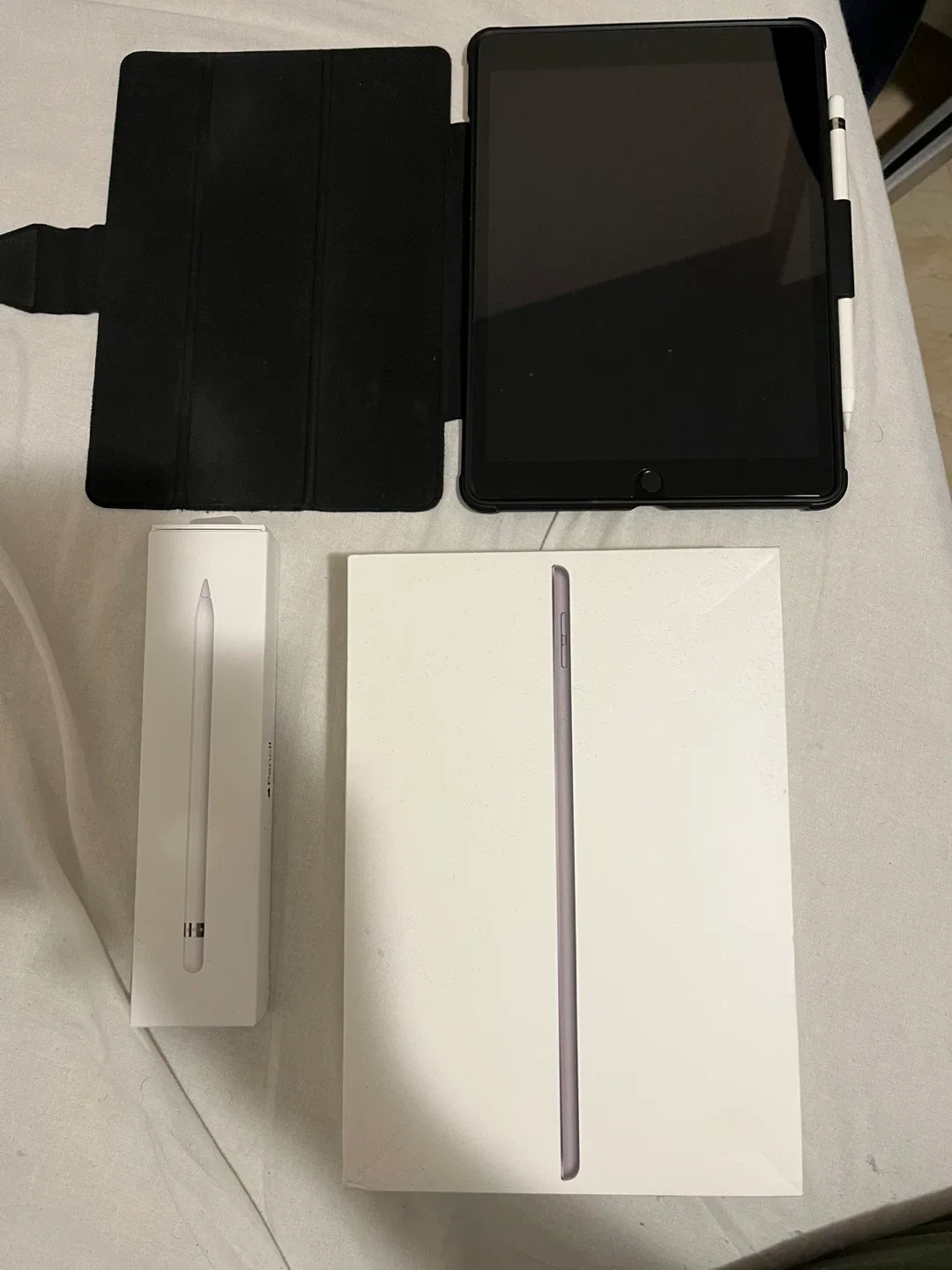 Apple iPad 9th Gen 64GB with Apple Pencil image indicator(5)