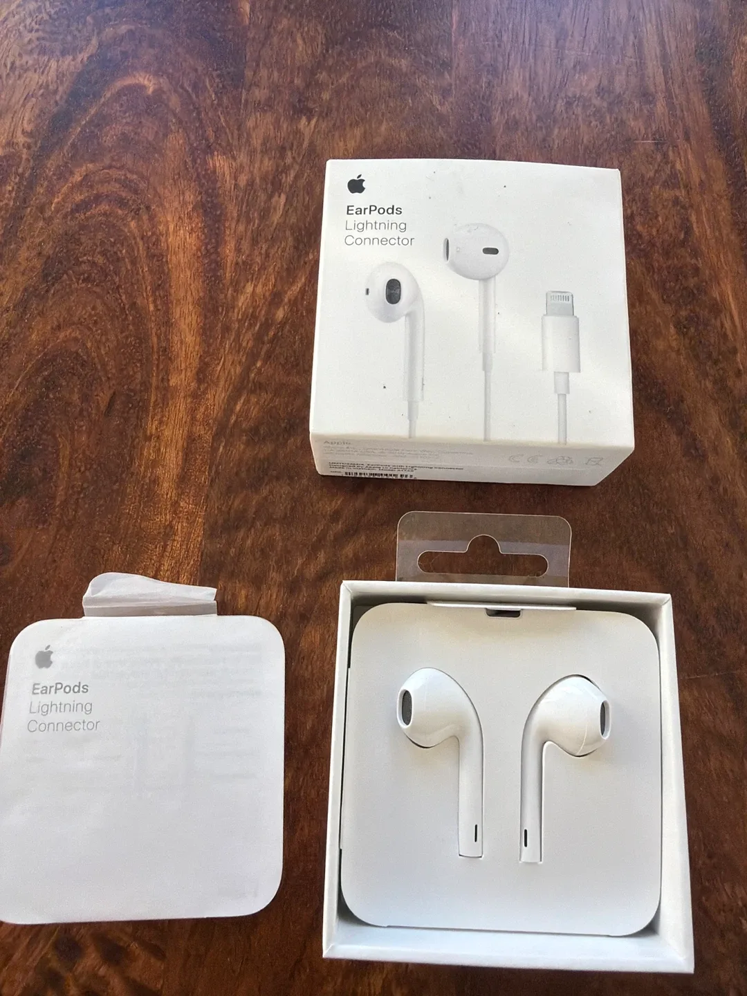 New Apple EarPods with Lightning Connector thumbnail