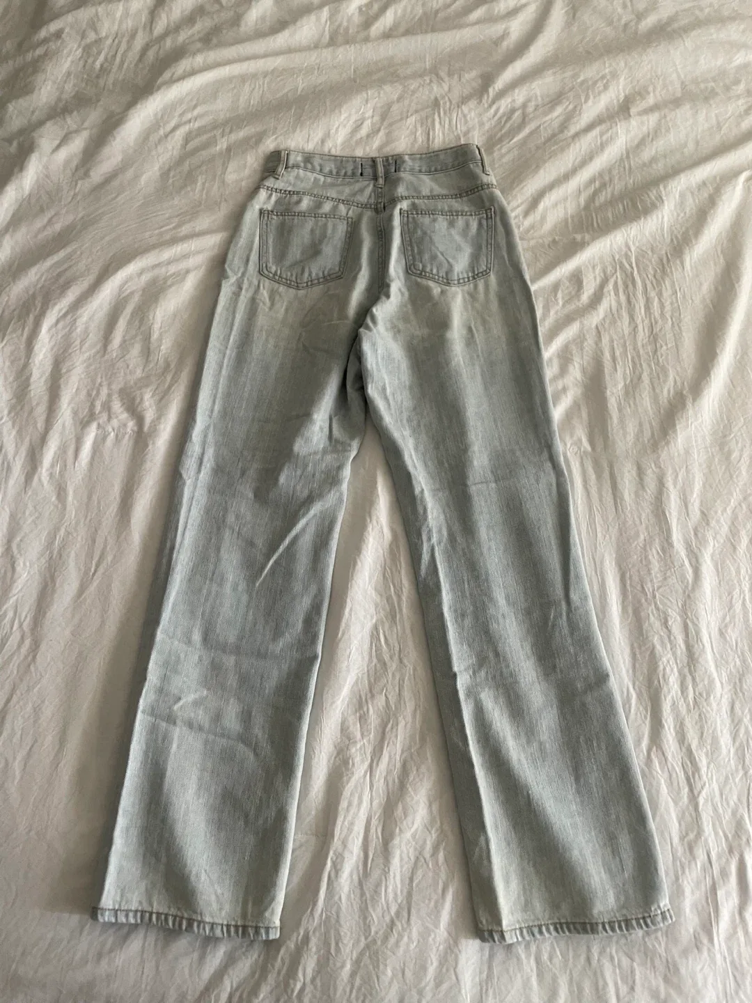 Dynamite Light Wash Wide Leg Jeans - Size 26 image indicator(2)
