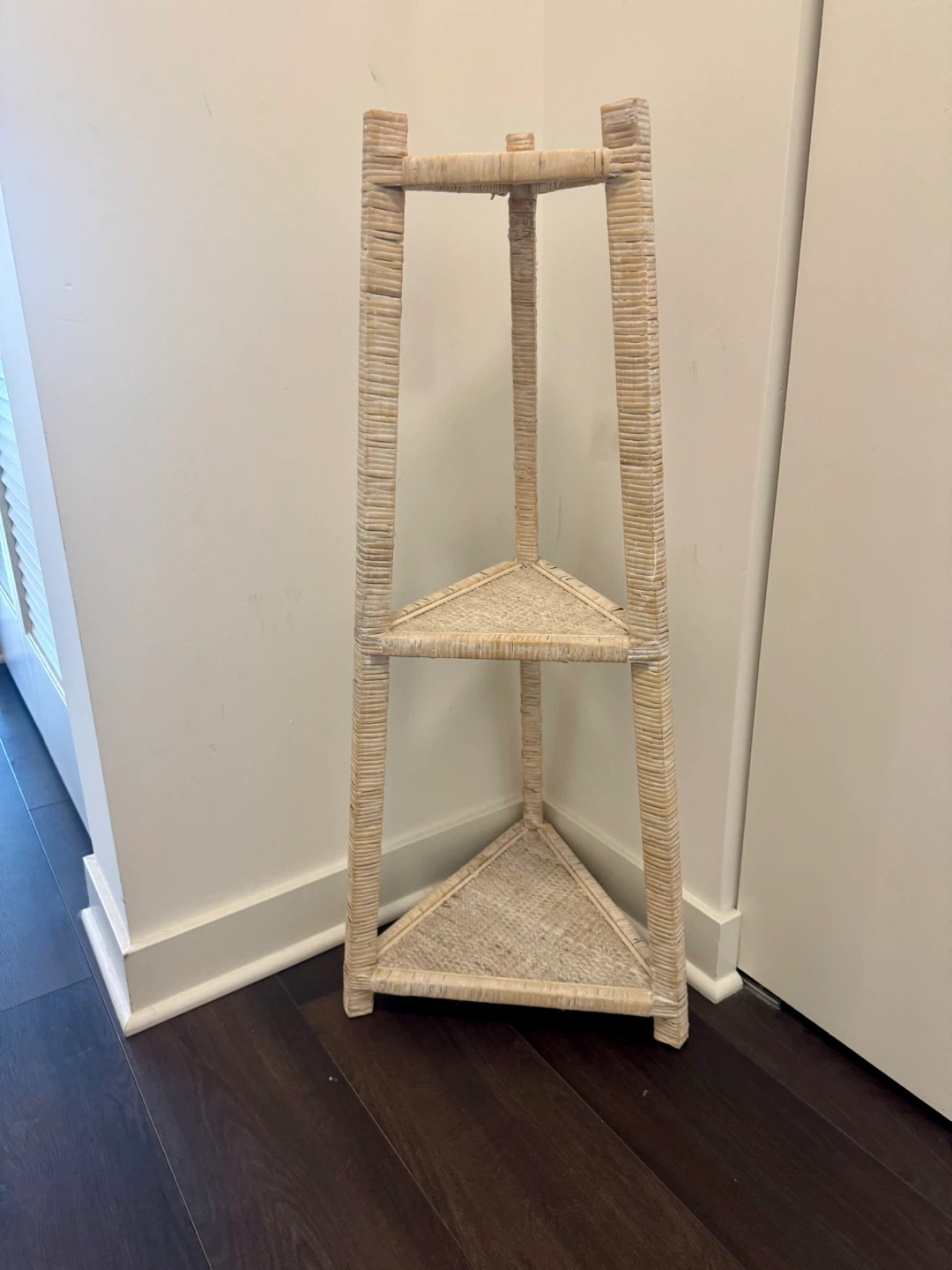 Triangle Corner Wicker Shelf White/Cream MUST GO!
