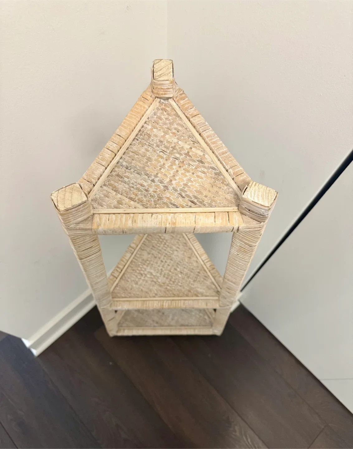 Triangle Corner Wicker Shelf White/Cream image indicator(3)