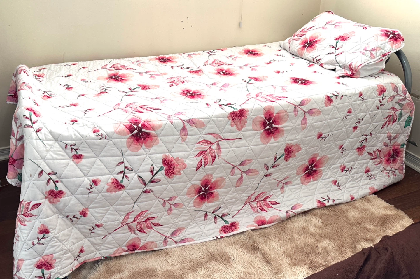 Folding Bed - Great for Small Spaces! - photo 3