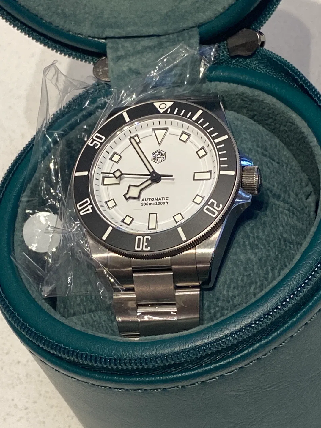 BNIB San Martin Automatic Divers Watch image indicator(2)