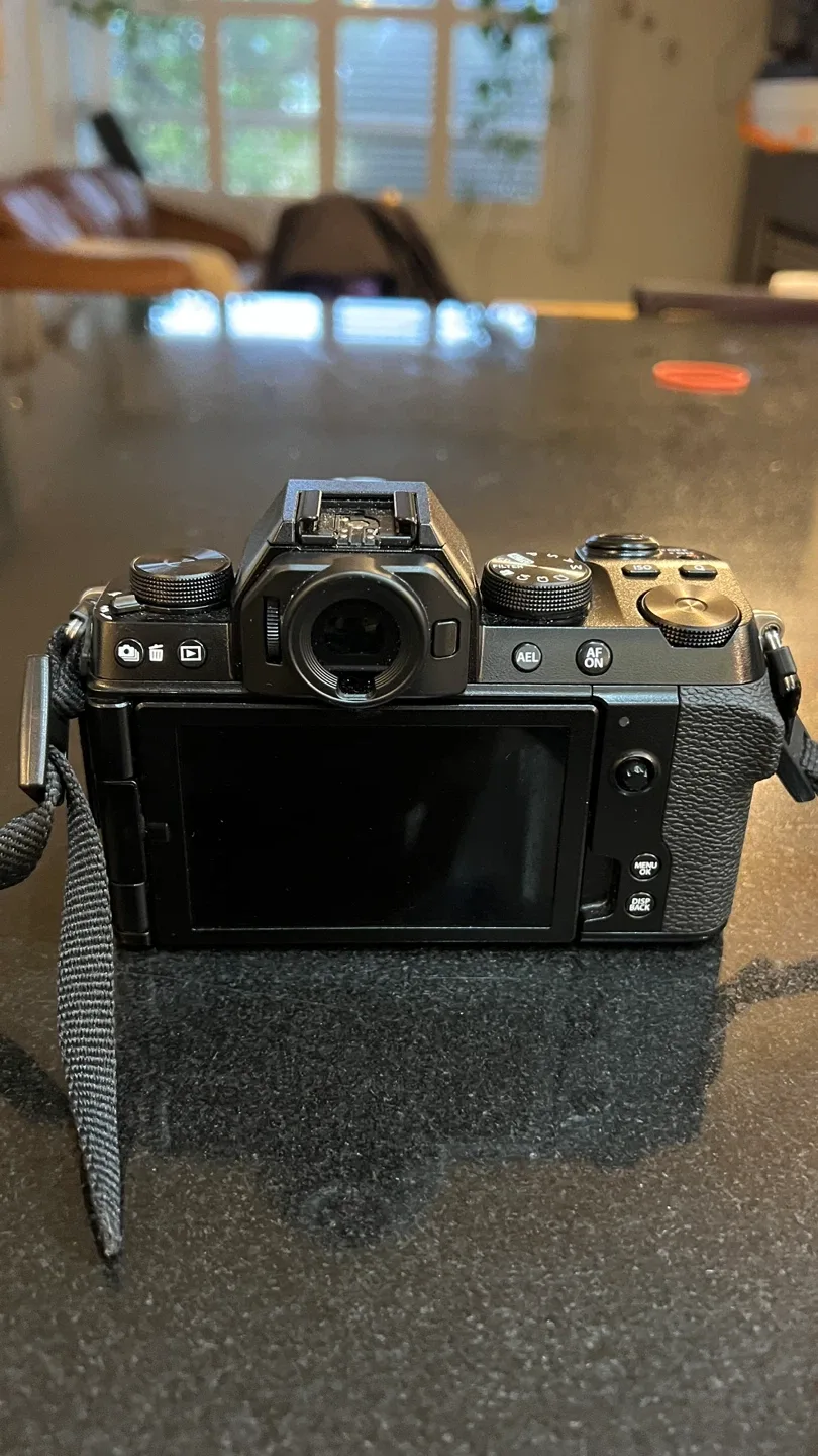 Fujifilm X-S10 Mirrorless Camera with XF 18-55mm Lens image indicator(5)