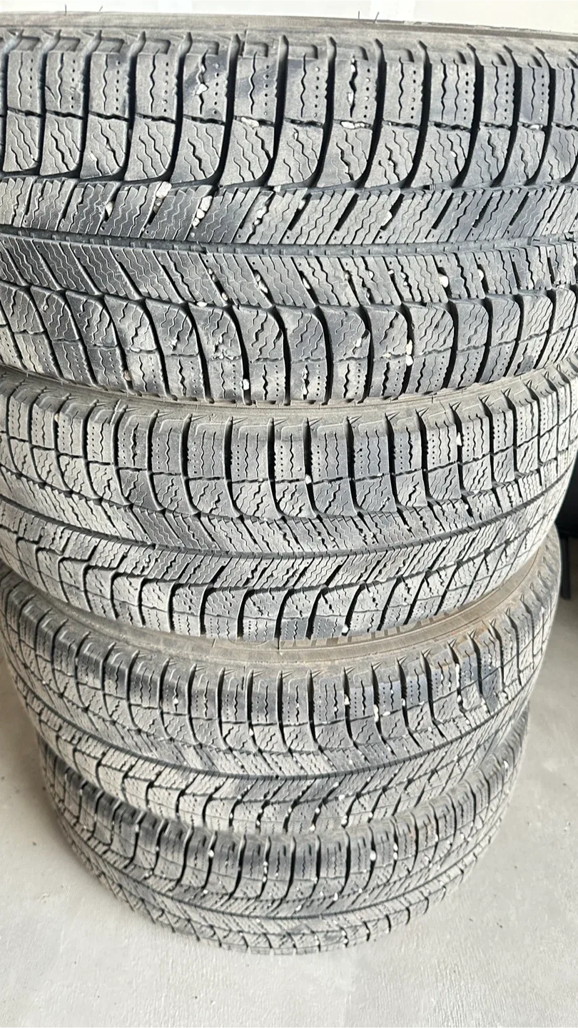 Michelin X-Ice Winter Tires 215/55R16 image indicator(2)