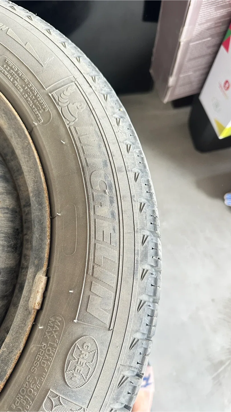 Michelin X-Ice Winter Tires 215/55R16 image indicator(4)