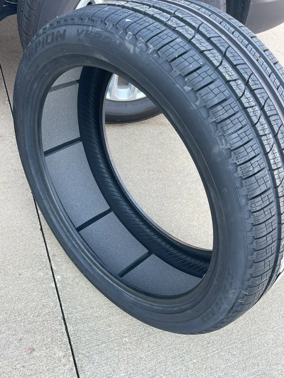 Pirelli Scorpion Verde A/S 275/40R22 XL Tire image indicator(2)