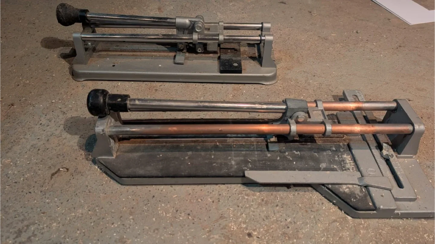 Two Tile Cutters image indicator(3)