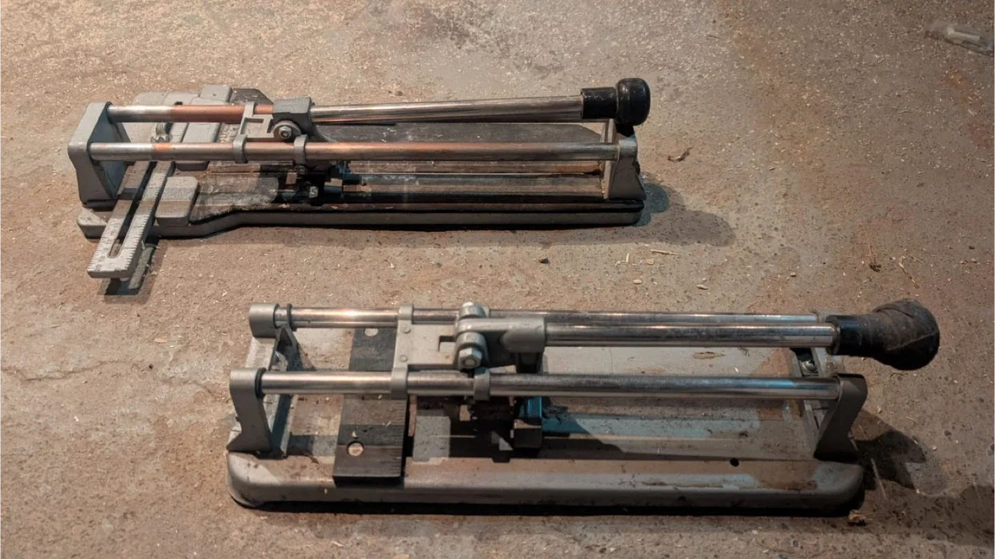 Two Tile Cutters image indicator(2)